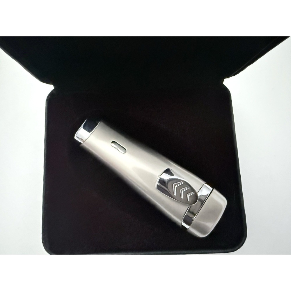 Torch Lighter, Cigar Lighter 3 Jet Flame, Refillable Butane Lighter, With Box - Picture 7 of 8